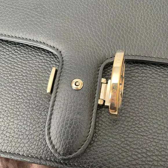 💯% Authentic Gucci Shoulder Leather Bag - Picture 5 of 13